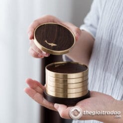 Bộ Lót Chén Trà, Ly Trà Tử Sa Họa Tiết Cá Bằng Gỗ Bọc Đồng 6 bo lot chen tra, ly tra tu sa bang go boc dong cao cap-247012218-3