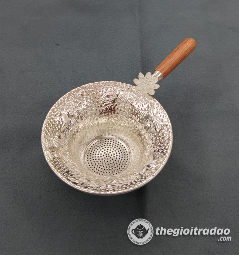 dung cu loc tra, luoc tra bang bac tay cam can go --10