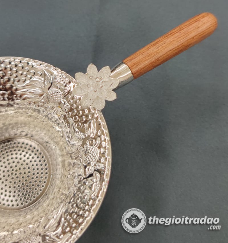 dung cu loc tra, luoc tra bang bac tay cam can go --9