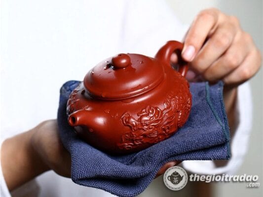 Các bước hoàn thành một ấm tử sa bán thủ công 