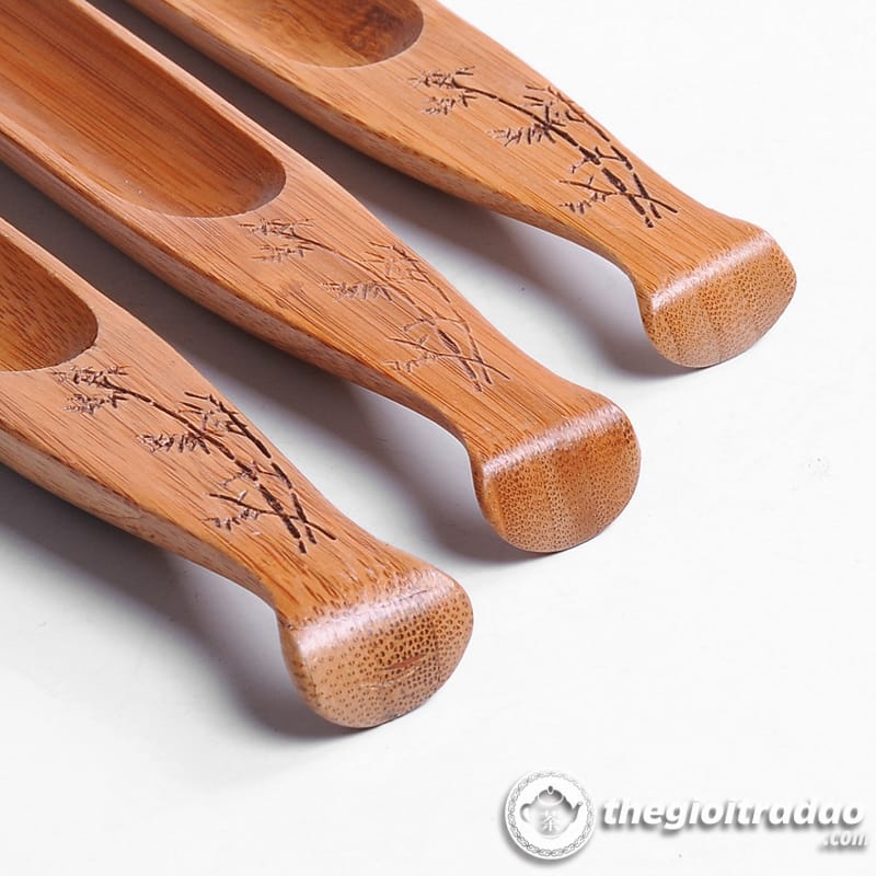 Muong xuc tra bang tre khac hoa tiet, dung cu tra dao-1217935314-8