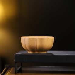 Lồng trà đạo bằng sứ trang trọng, tinh tế cho người yêu trà Việt Nam.