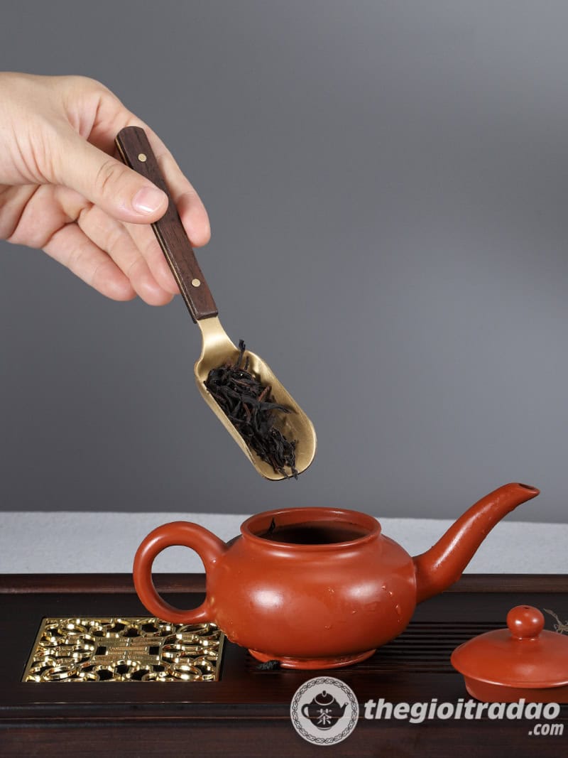 Bộ Dụng Cụ Pha Trà Bằng Gỗ Bọc Đồng Cao Cấp 19 bo dung cu pha tra bang go boc dong cao cap 15