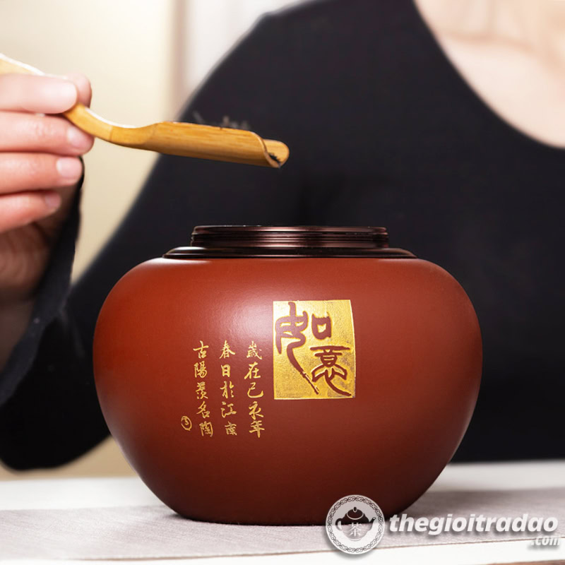 hu dung tra gom tu sa tay thi dai hong bao_-9