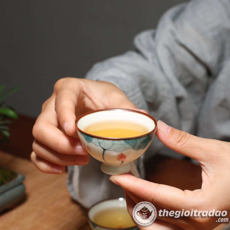 Chén Uống Trà Vẽ Tay Họa Tiết Sen 45ml 19 chen uong tra ve tay hoa tiet sen 45ml-64199533-2