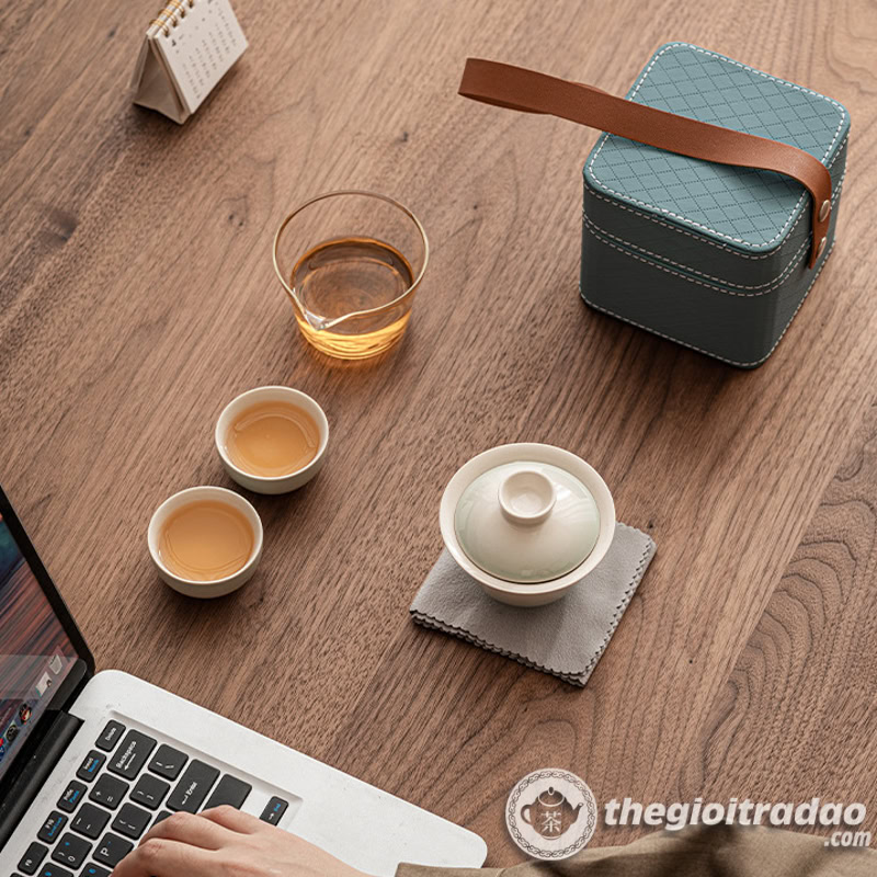 Bộ Ấm Trà Du Lịch Sứ Cảnh Đức Kèm Hộp Đựng 10 bo am pha tra su canh duc co tui xach dep--4