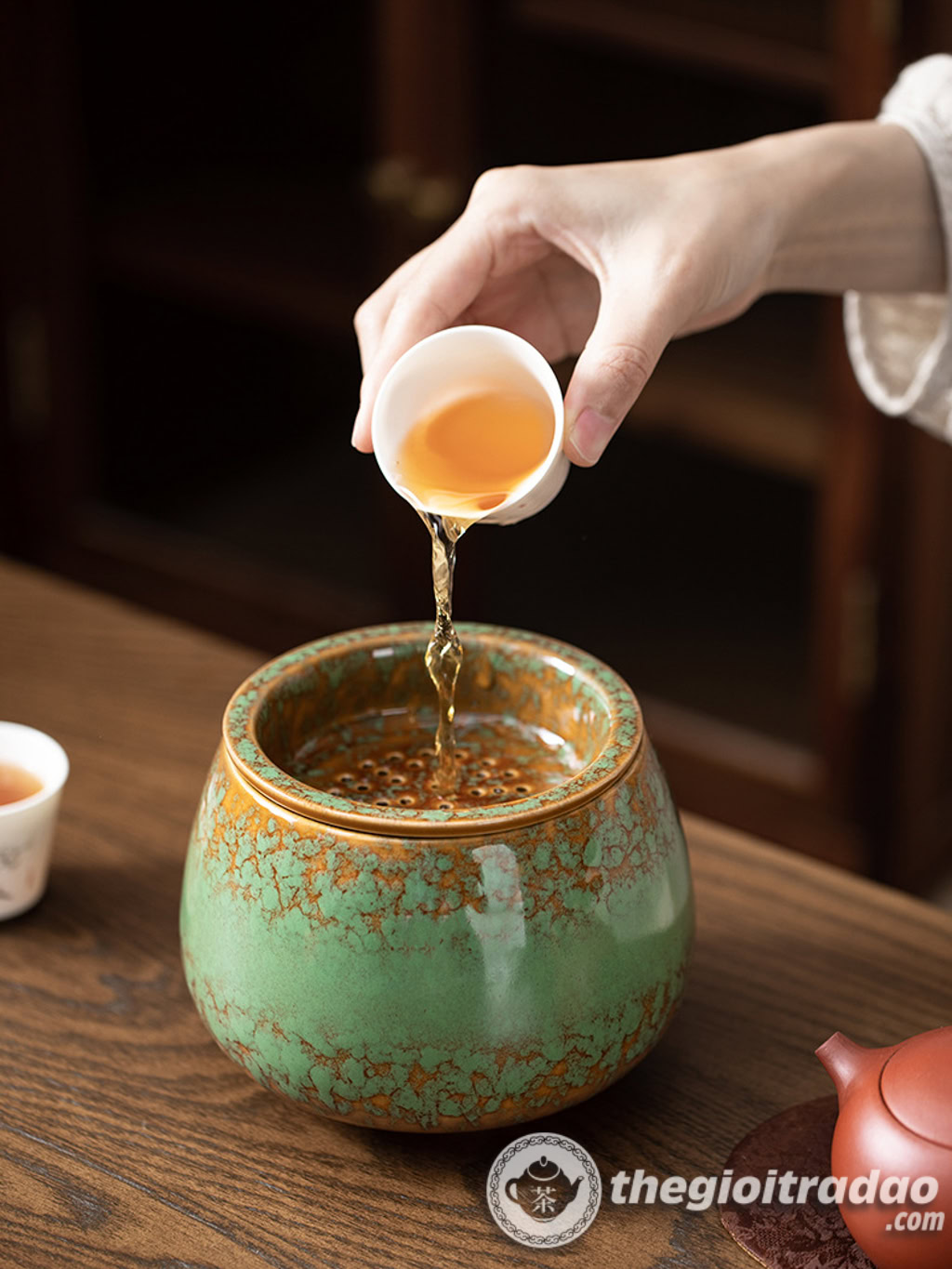 Hu-Dung-Nuoc-Thai-Ba-Tra-Bang-Gom-Su-Hoa-Bien--5