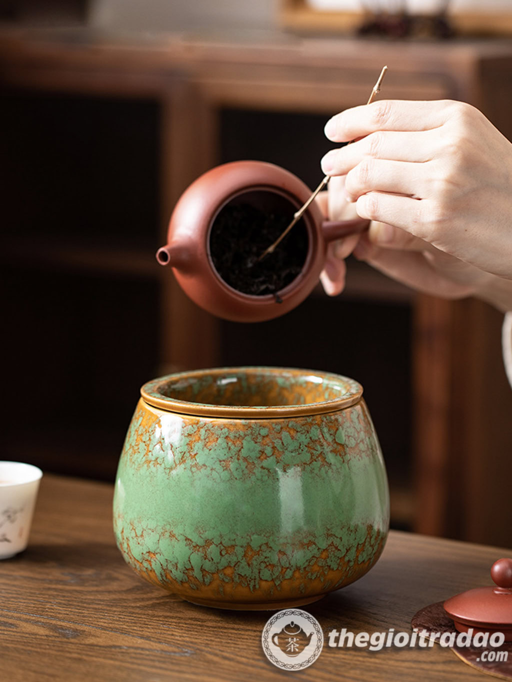 Hu-Dung-Nuoc-Thai-Ba-Tra-Bang-Gom-Su-Hoa-Bien--6