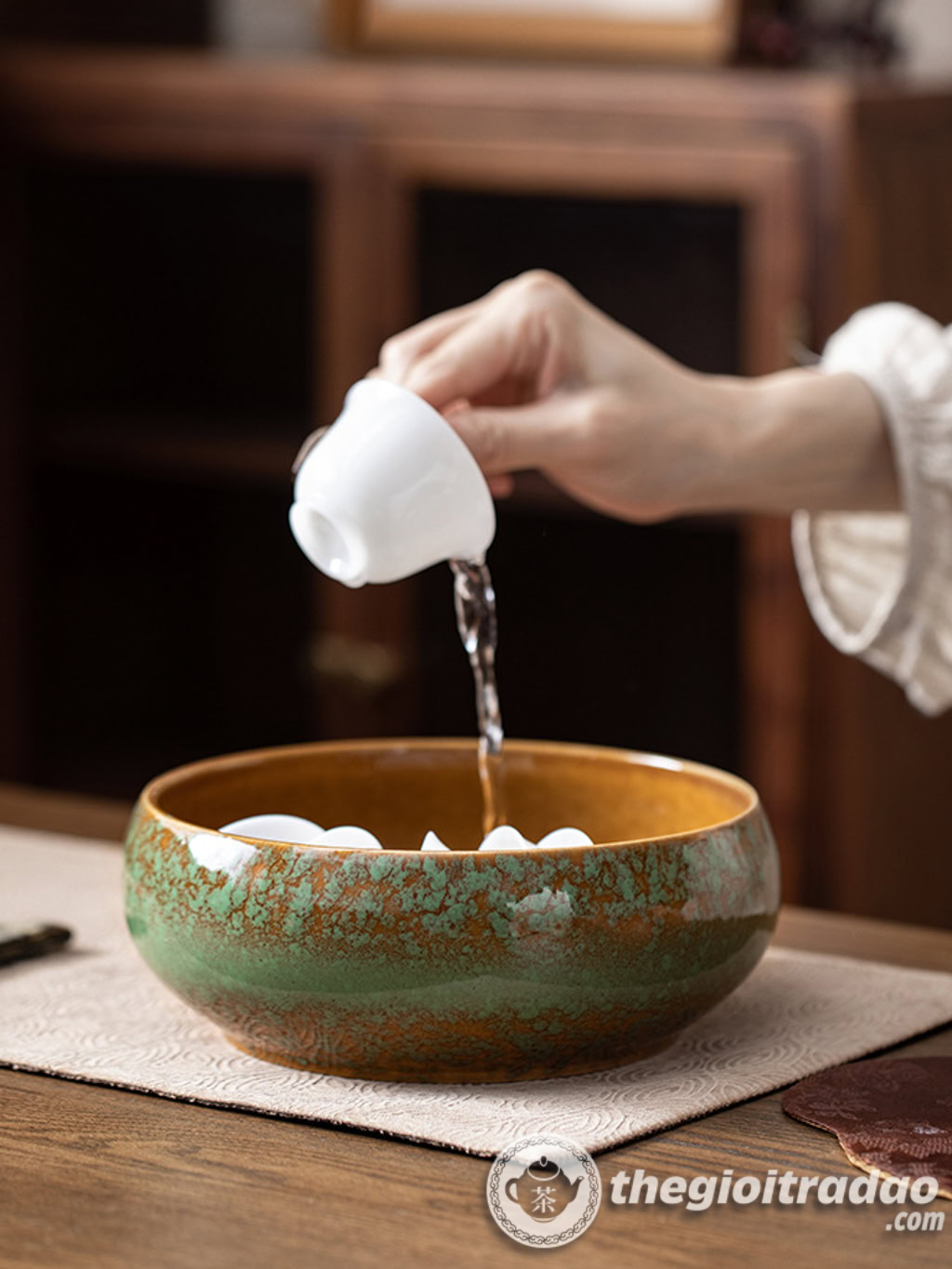 ang-tra-gom-su-hoa-bien-dung-trang-am-chen-tra-tra-dao--8