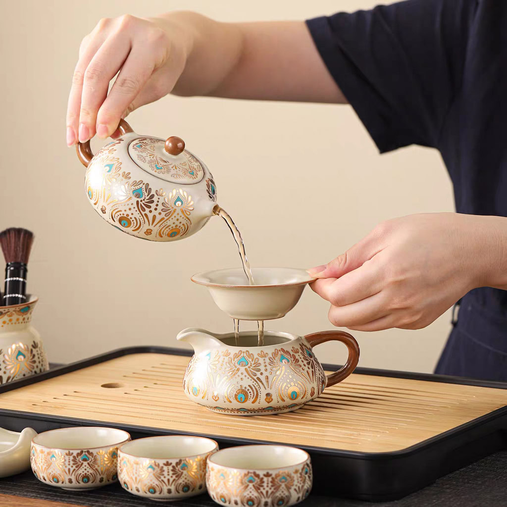 Bộ Ấm Chén Sứ Họa Tiết Hoàng Gia – Set 9 Món Sang Trọng Làm Quà Tặng 18 Bộ Ấm Chén Sứ Họa Tiết Hoàng Gia – Set 9 Món Sang Trọng Làm Quà Tặng--10