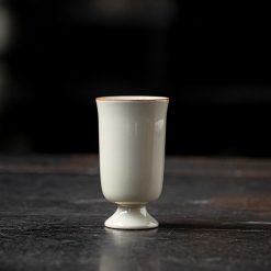 Chén Ngửi Hương Chân Cao – Men Tro Trắng Ngà, Dáng Thuôn Giữ Hương 40ml